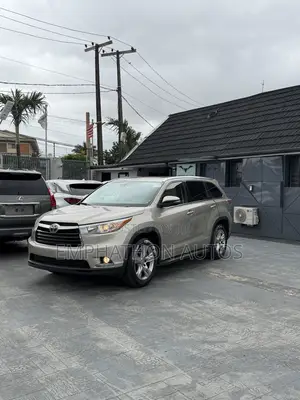 Toyota Highlander 2015 Gold