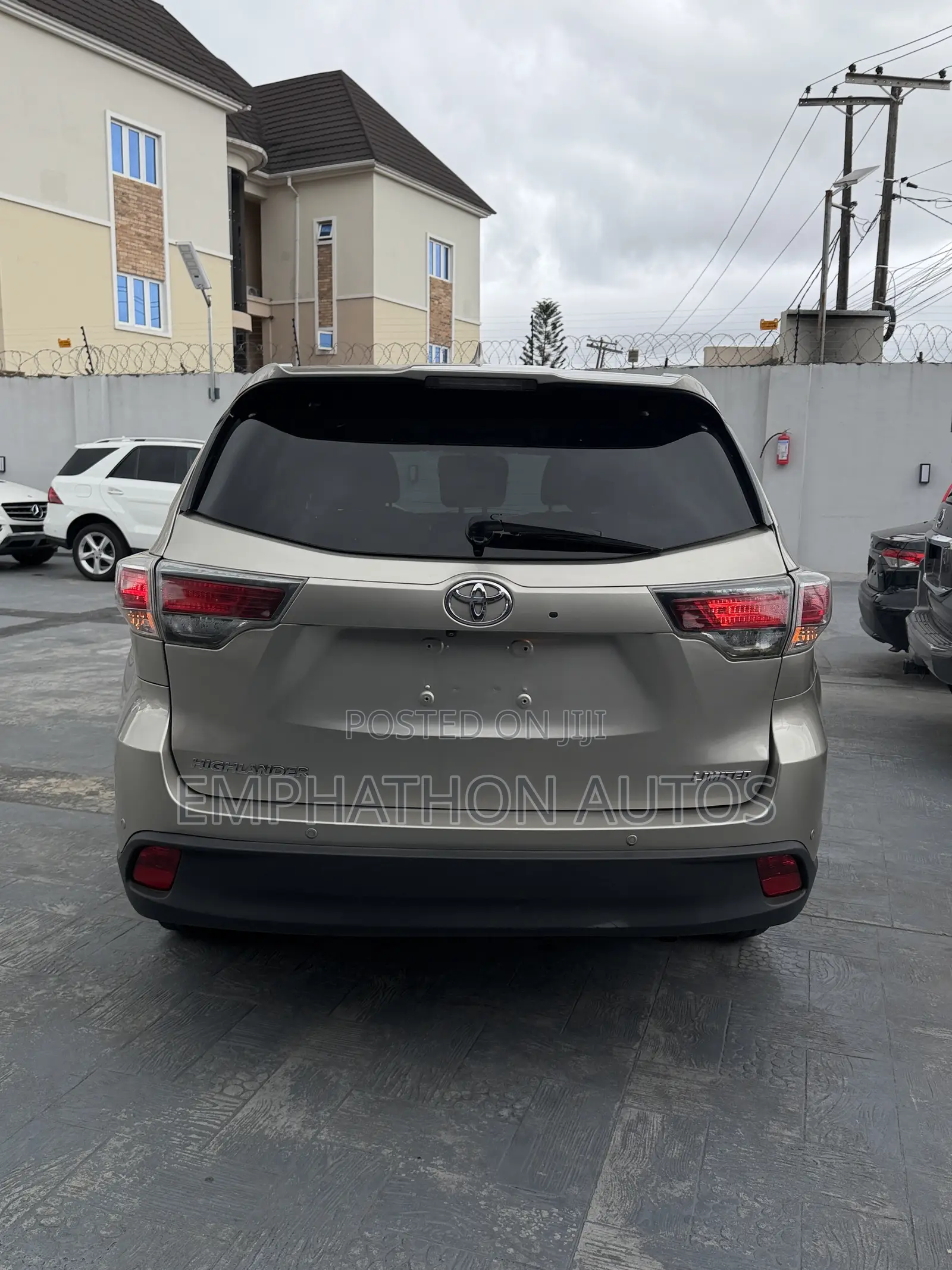Toyota Highlander 2015 Gold