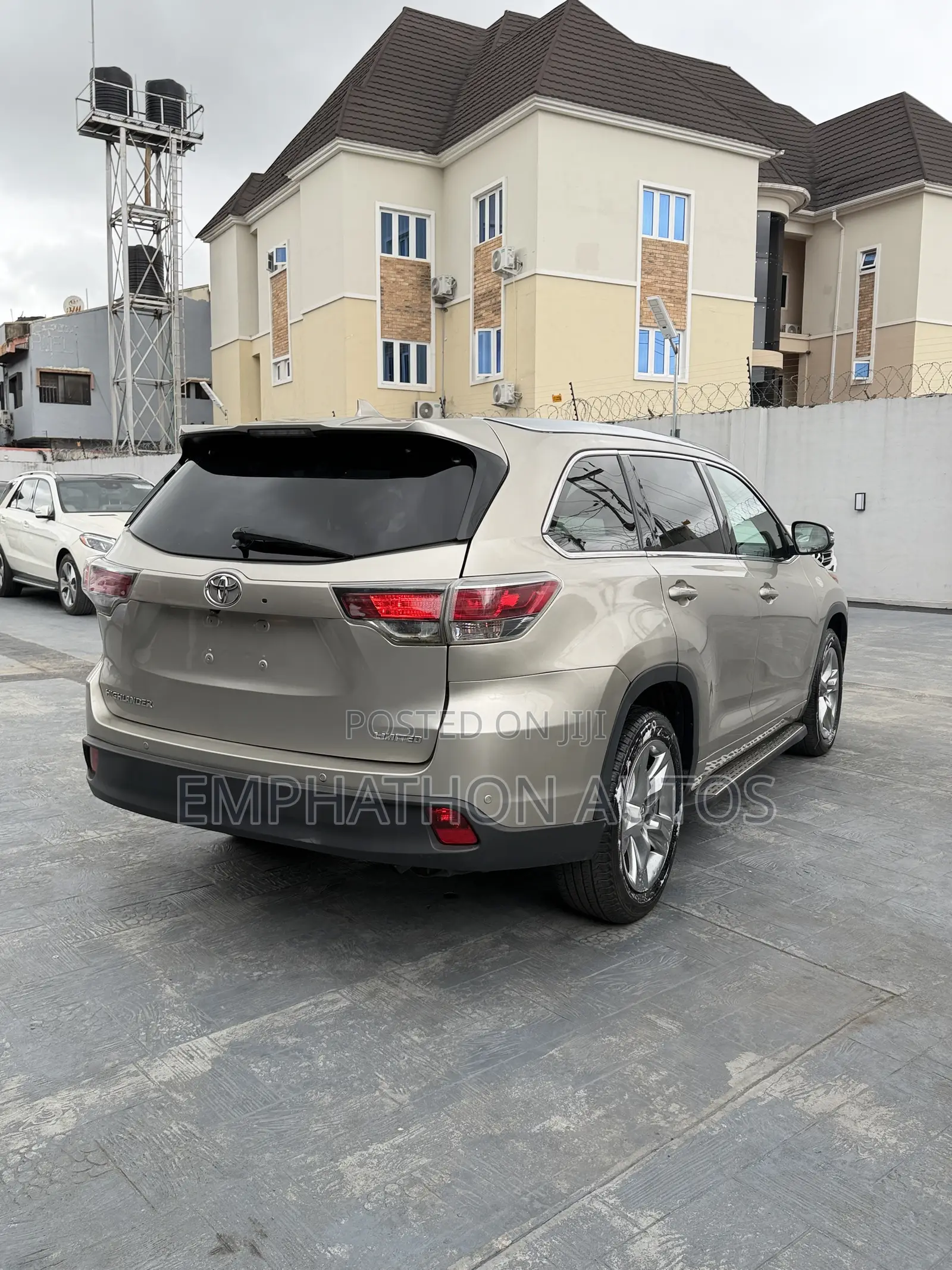 Toyota Highlander 2015 Gold