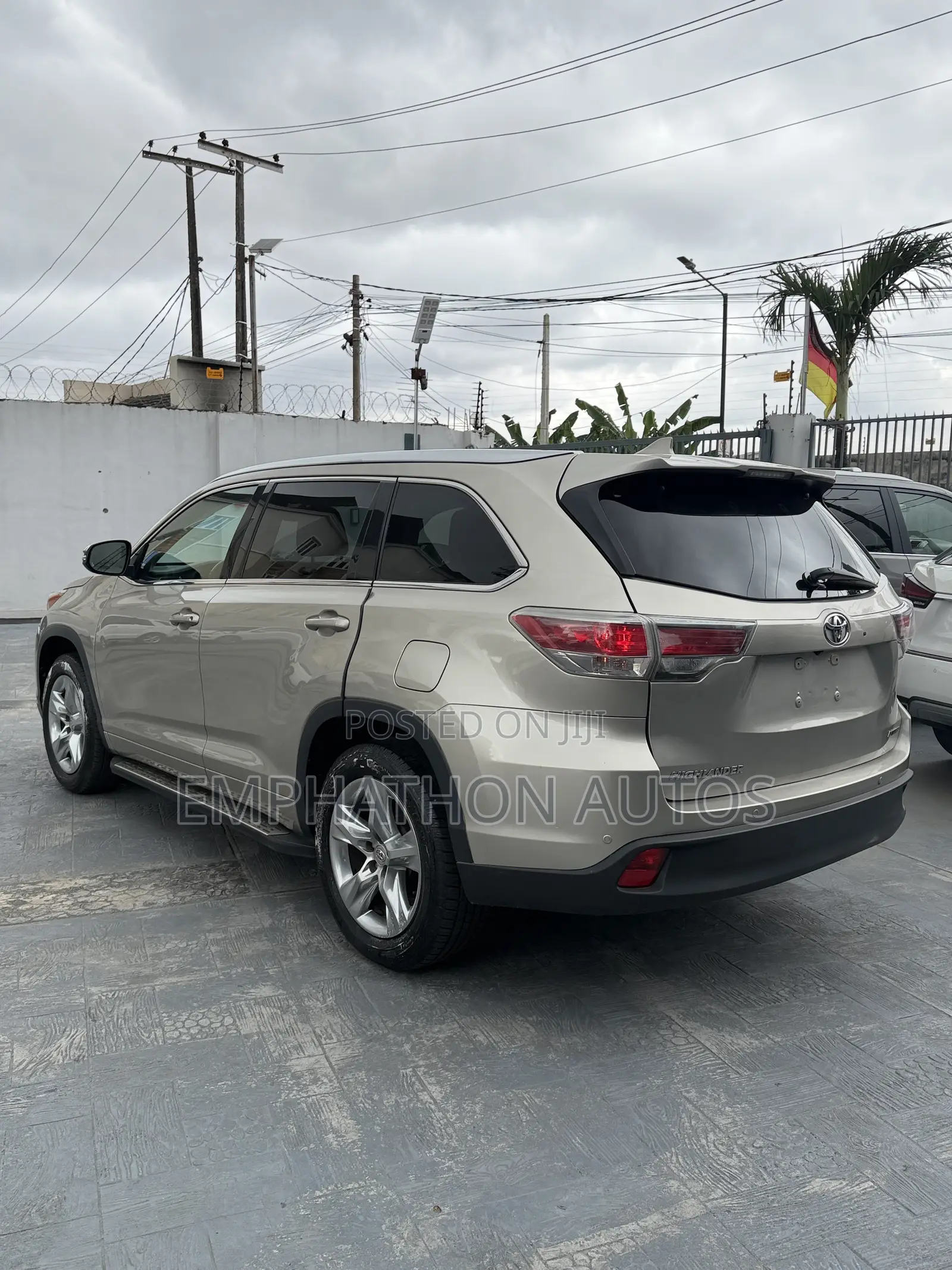 Toyota Highlander 2015 Gold