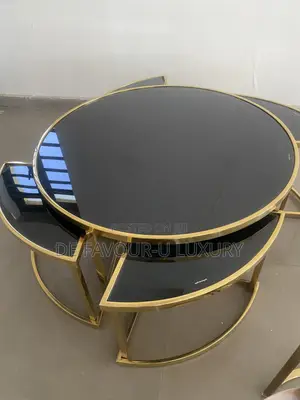 Center Table and 4 Side Stools