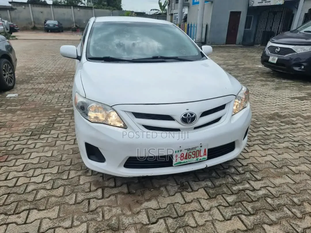 Toyota Corolla 2013 White
