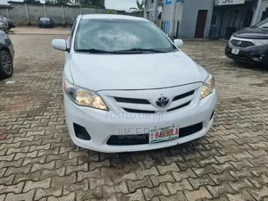 Toyota Corolla 2013 White