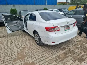 Toyota Corolla 2013 White