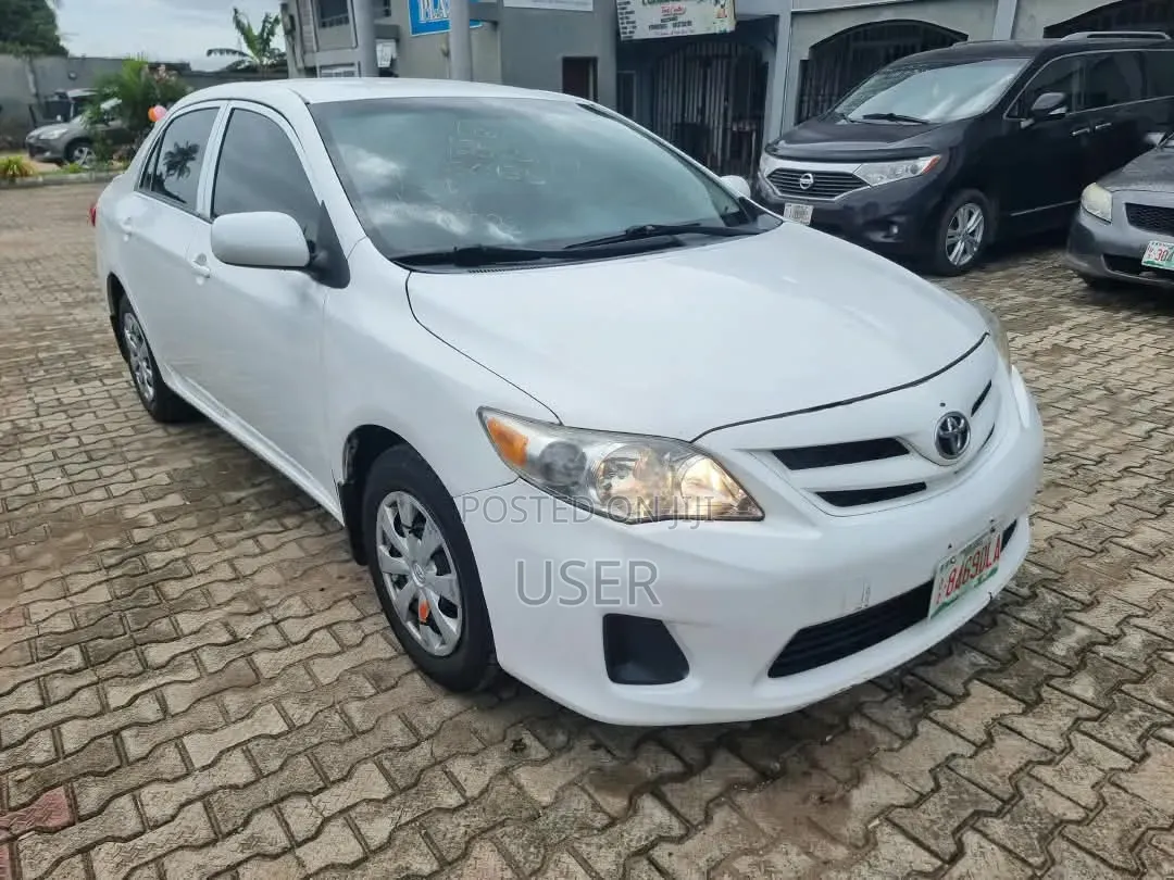 Toyota Corolla 2013 White