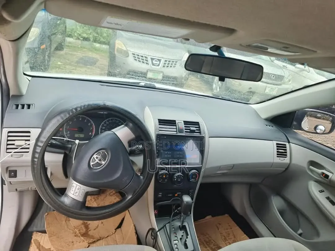 Toyota Corolla 2013 White