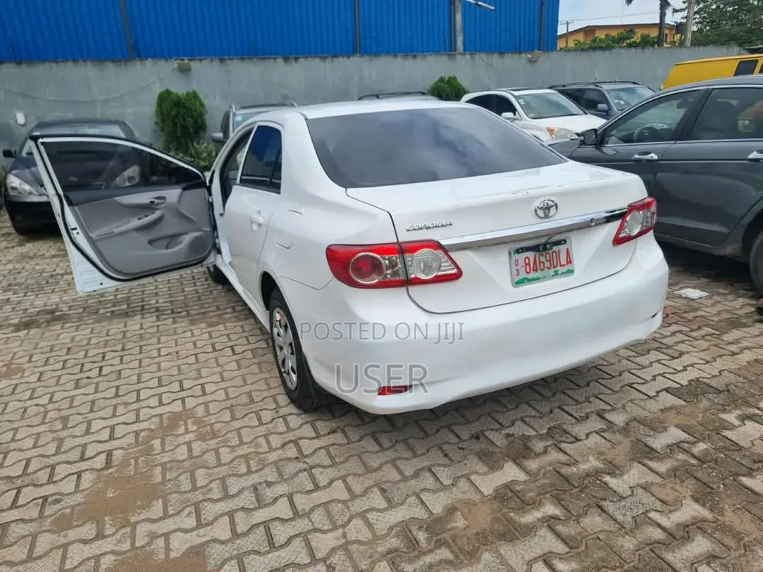 Toyota Corolla 2013 White