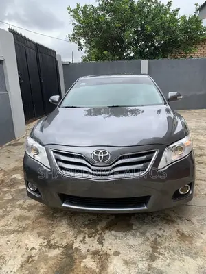 Toyota Camry LE 4dr Sedan (2.5L 4cyl 6A) 2011 Gray