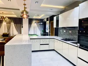 Beautiful 2 Bedroom Apartment