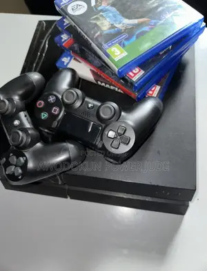Play Station 4