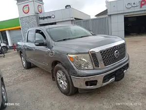 Nissan Titan 2017 Silver