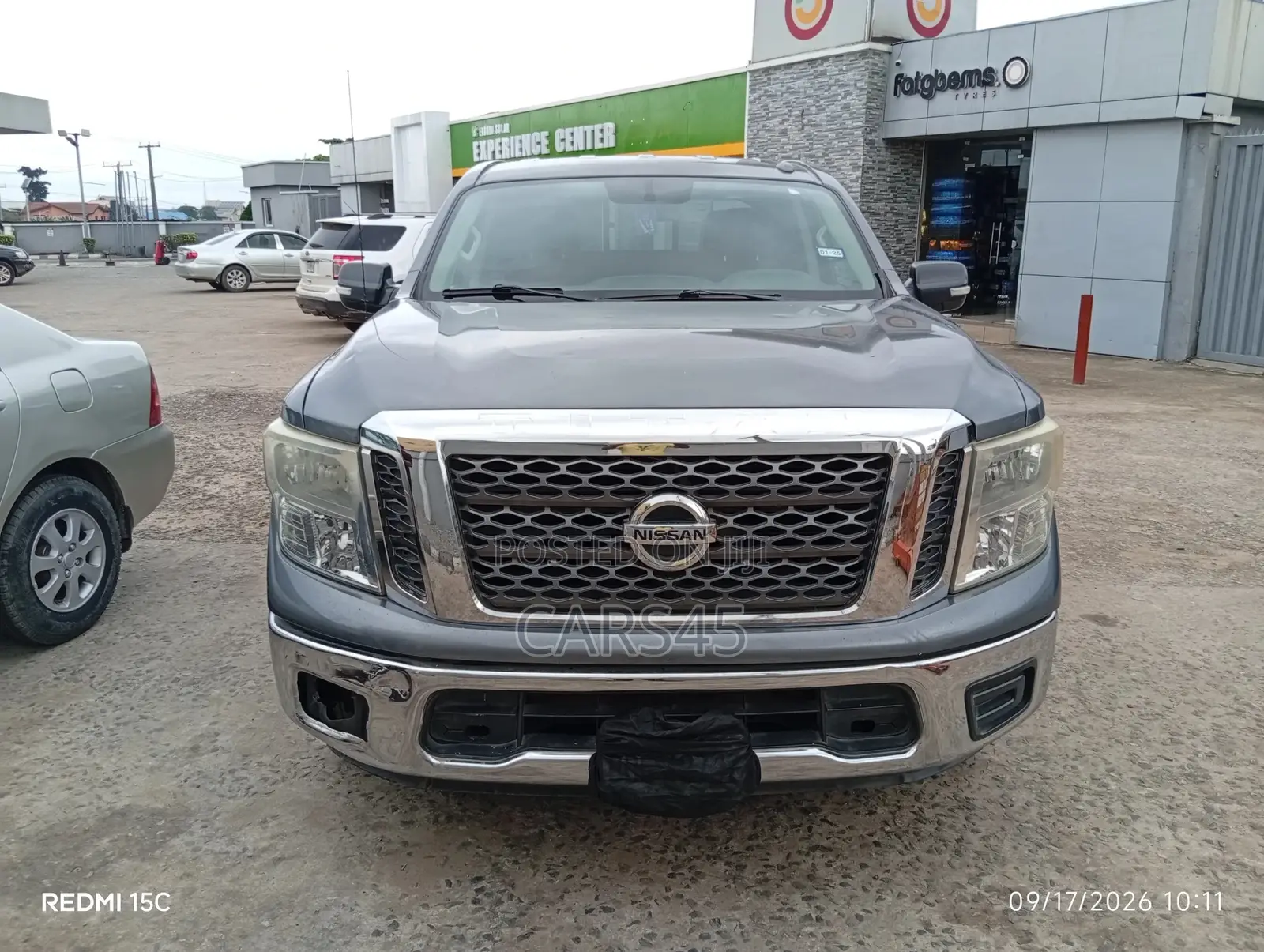 Nissan Titan 2017 Silver