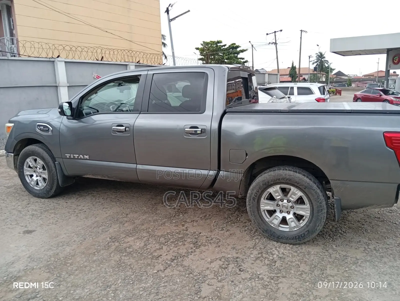 Nissan Titan 2017 Silver