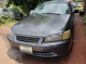 Toyota Camry LE 4dr Sedan (2.4L 4cyl 5M) 2002 Gray