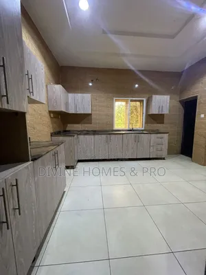 3bdrm Block of Flats in Jahi for rent