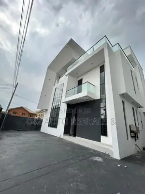 5bdrm Mansion in Osapa london for sale