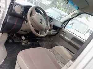 Suzuki APV Minibus 2005 White