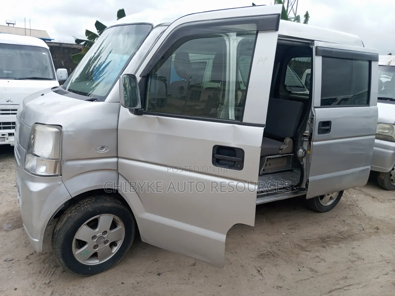 Suzuki APV Minibus 2005 White