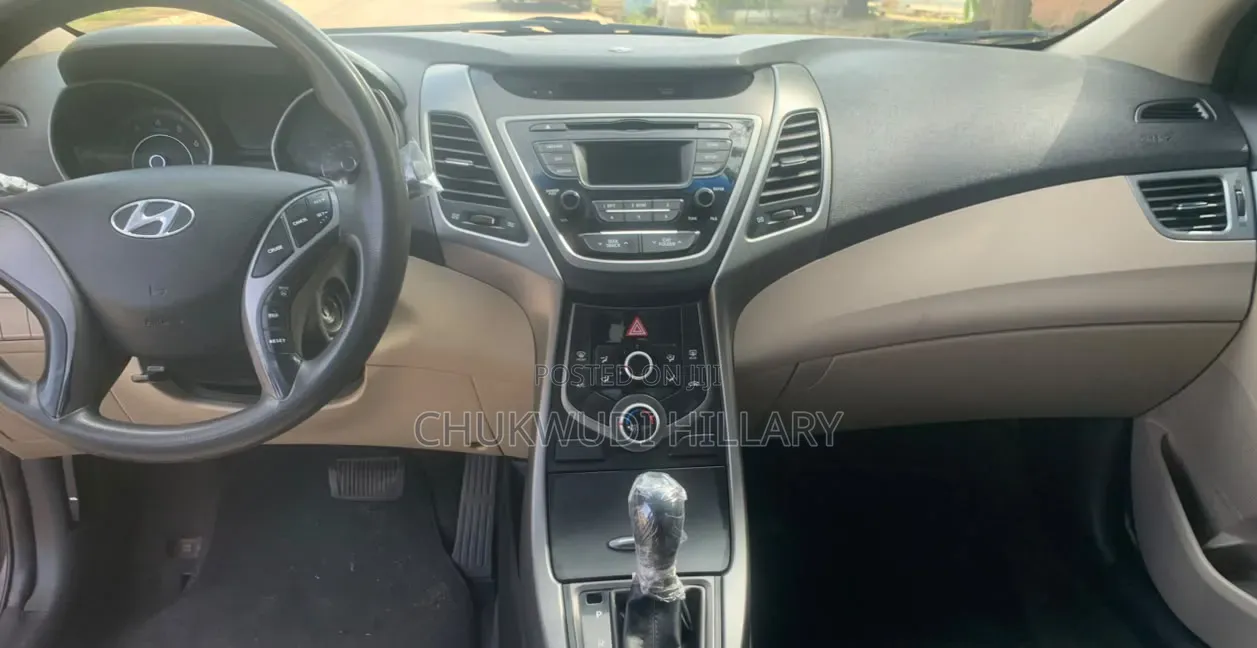 Hyundai Elantra 2015 Gold