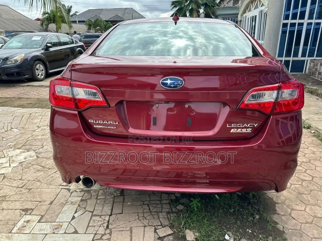 Subaru Legacy 2016 Red