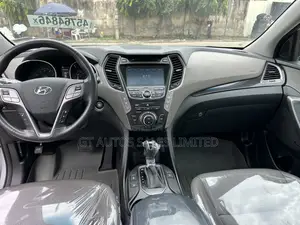 Hyundai Santa Fe Limited w/Saddle Interior 4dr SUV (3.3L 6cyl 6A) 2015