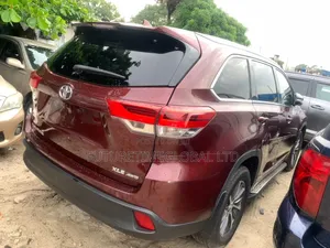 Toyota Highlander 2017 Red
