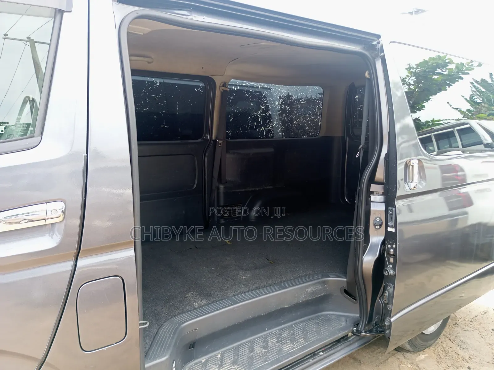 Toyota HiAce 2011 Grey