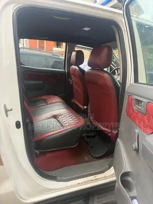 Toyota Hilux 2012 White