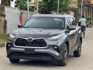 Toyota Highlander XLE AWD 2020 Gray