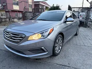 Hyundai Sonata Sport 4dr Sedan (2.4L 4cyl 6A) 2015 Silver