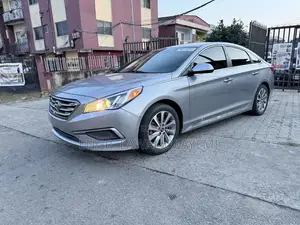 Hyundai Sonata Sport 4dr Sedan (2.4L 4cyl 6A) 2015 Silver