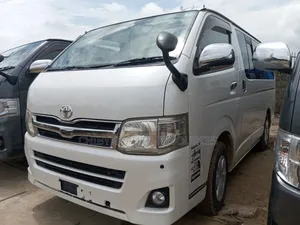Toyota HiAce 2011 White