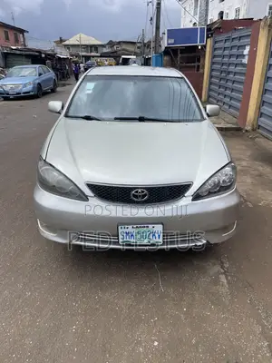 Toyota Camry LE 4dr Sedan (2.4L 4cyl 5A) 2005 Silver