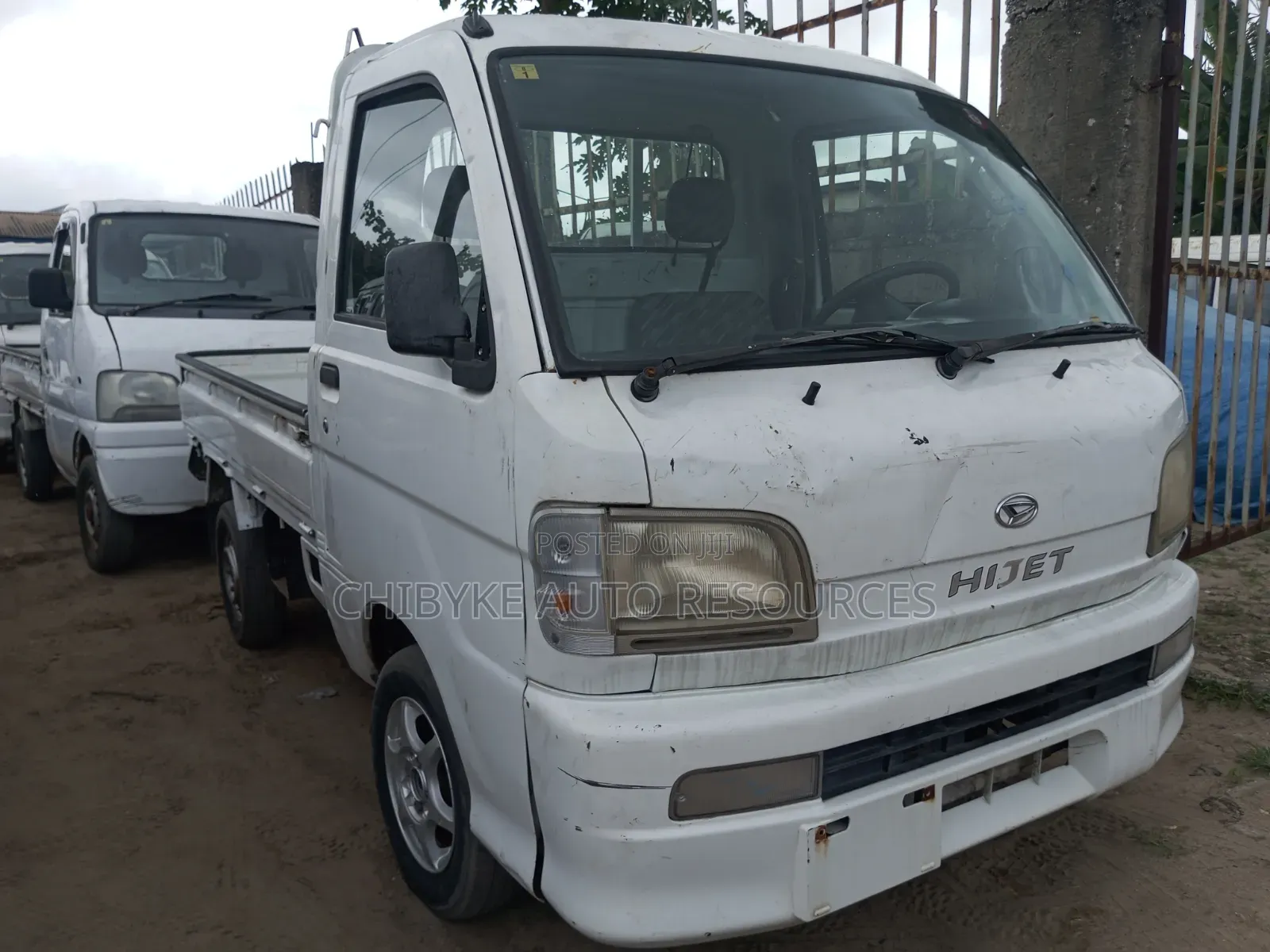 Bus 2004 White
