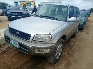 Toyota RAV4 Automatic 2000 Silver