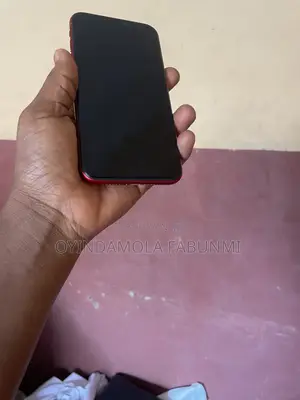 Apple iPhone XR 128 GB Red