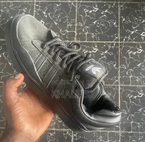 Adidas Sneakers