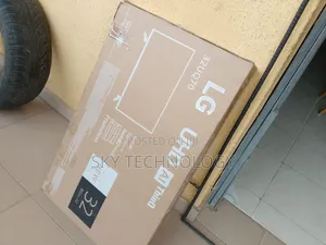 LG 32" HD Smart TV – Thin Bezel, Wi-Fi HDR