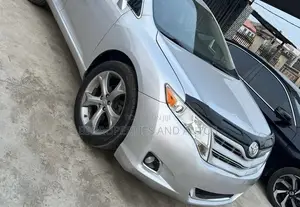 Toyota Venza XLE 4dr Wagon AWD (3.5L 6cyl 6A) 2014 Silver