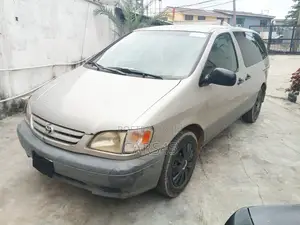 Toyota Sienna 2001 Gray