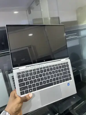Laptop HP EliteBook 1040 G8 16GB Intel Core i7 SSD 512GB