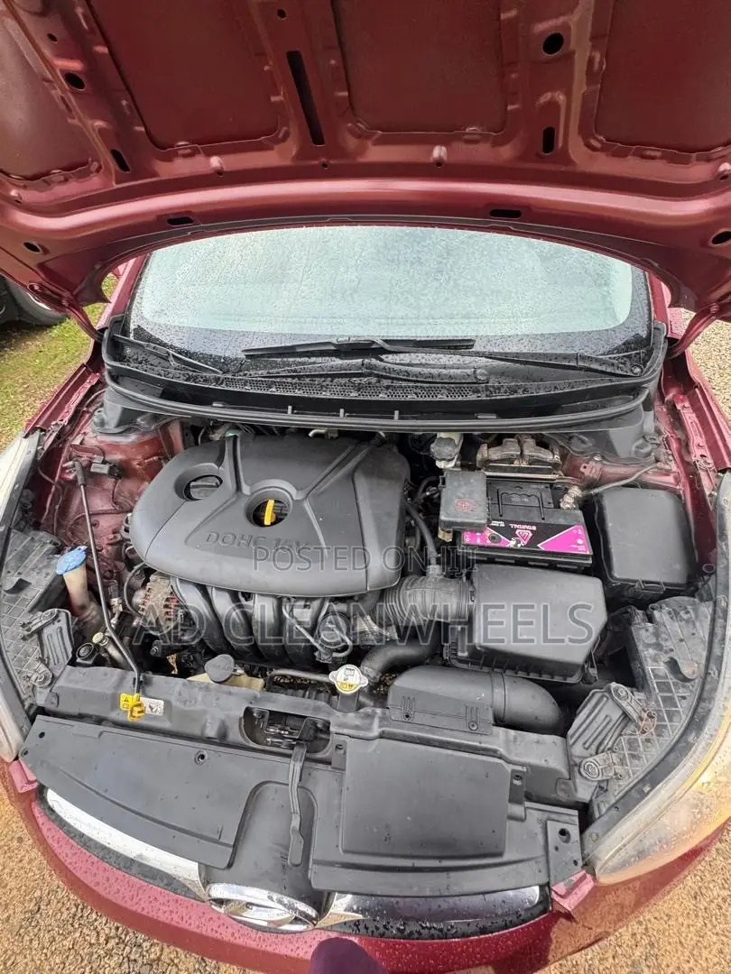 Hyundai Elantra 2012 Red