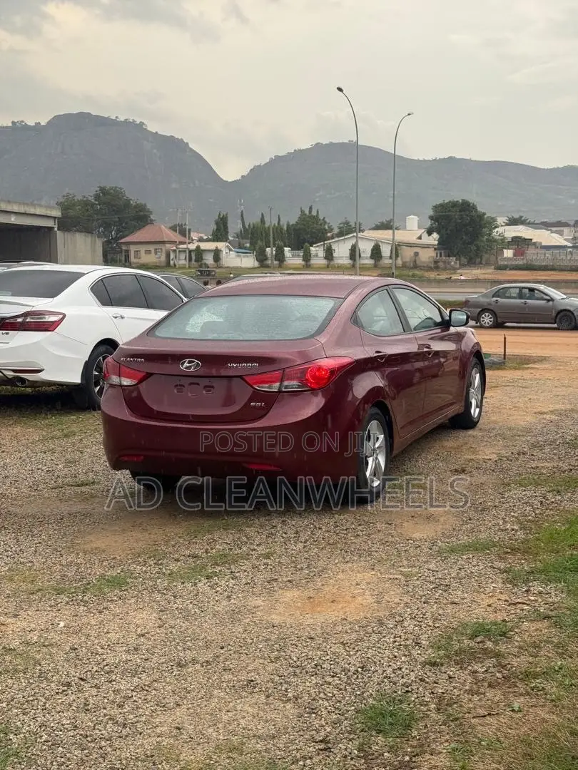 Hyundai Elantra 2012 Red