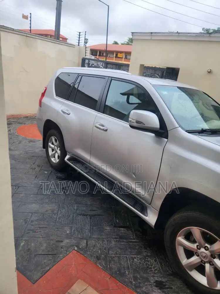 Lexus GX 460 Premium 2012 Silver