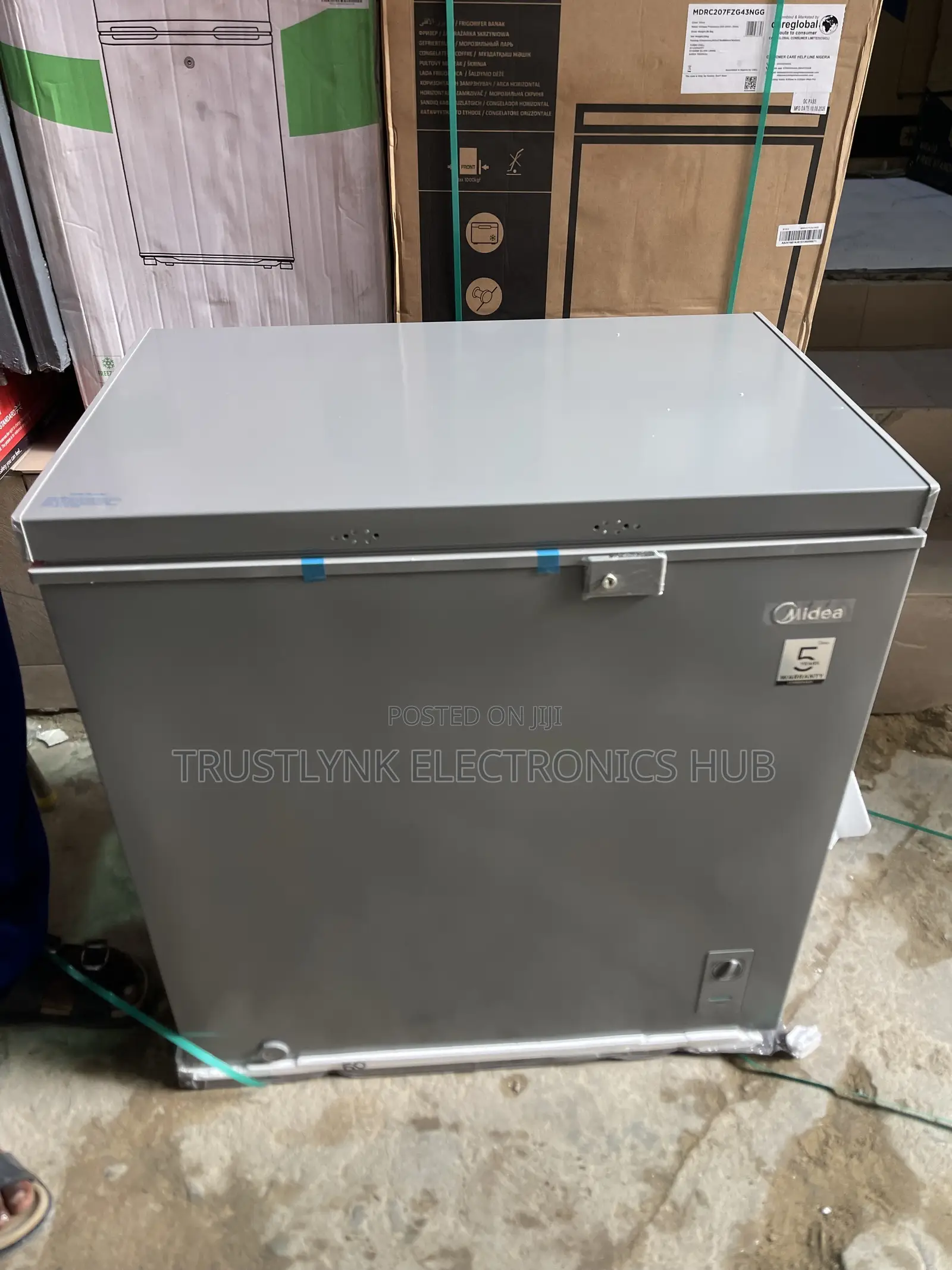 Midea 200L Chest Freezer