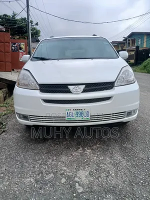 Toyota Sienna XLE 2005 White