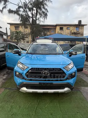 Toyota RAV4 XLE FWD 2019 Blue