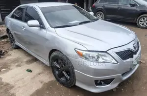 Toyota Camry 2010 Silver