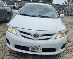 Toyota Corolla 2011 White