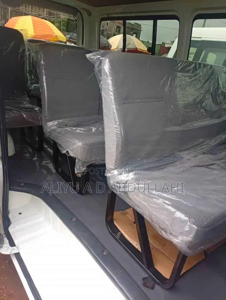 Toyota HiAce 2013 White